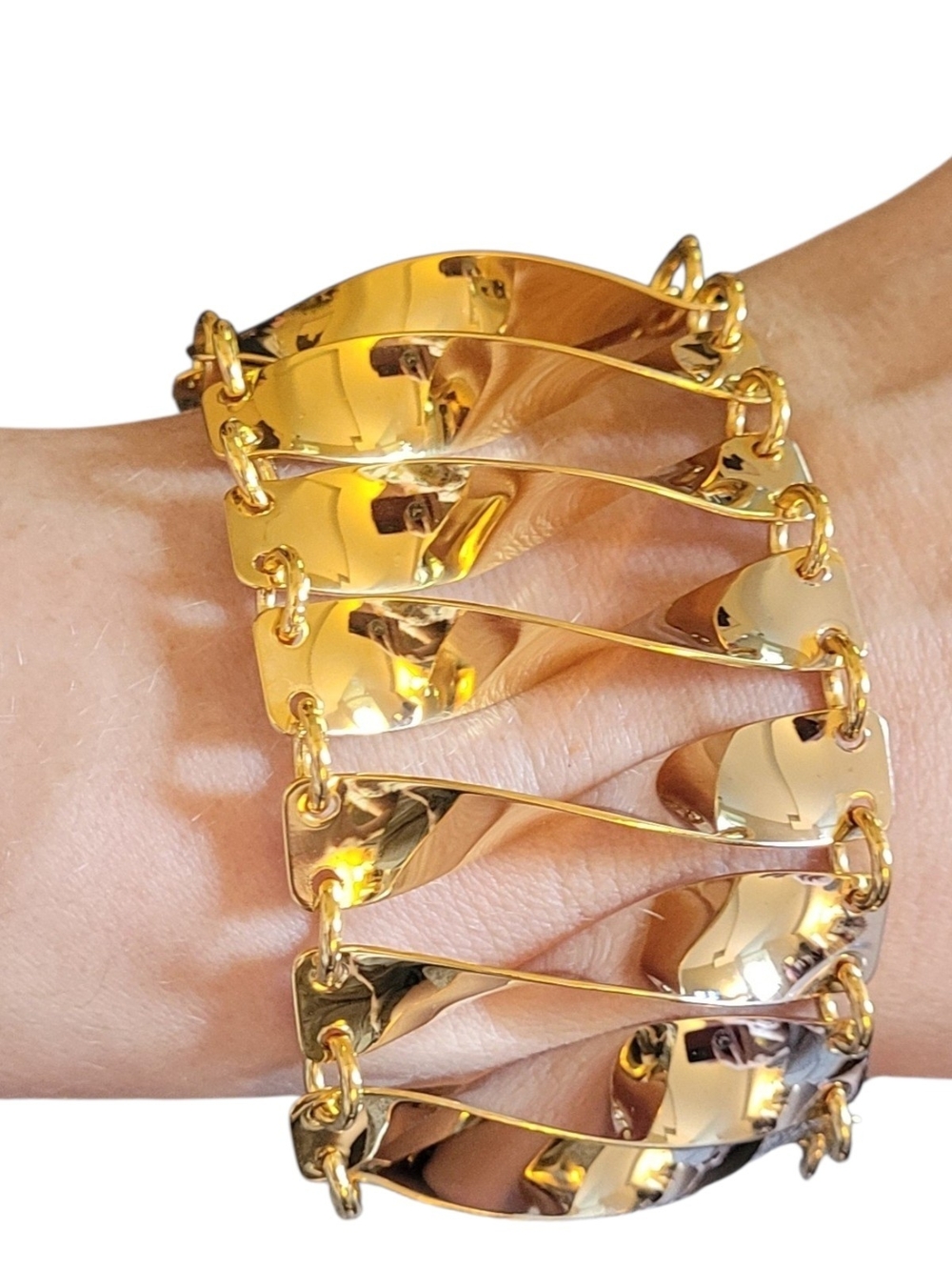 Polished Gold Wave Link Bracelet